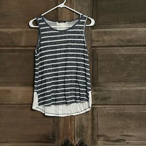 PINK‎ CLOVER
Tacita Back Detail Knit Top Size Medium